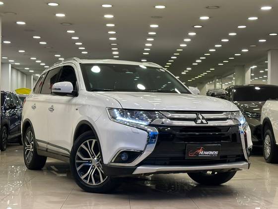 MITSUBISHI OUTLANDER 3.0 GT 4X4 V6 24V GASOLINA 4P AUTOMÁTICO MITSUBISHI OUTLANDER 3.0 GT 4X4 V6 24V GASOLINA 4P AUTOMÁTICO